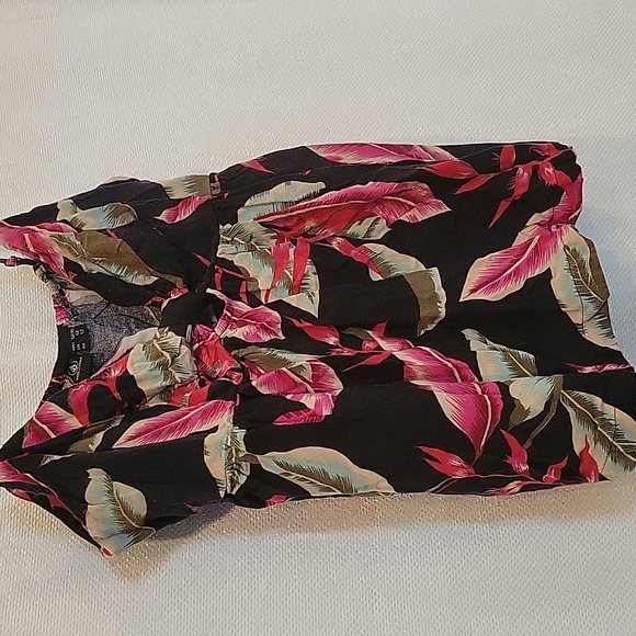 Volcom tropical floral spaghetti strap top size medium - Picture 5 of 7